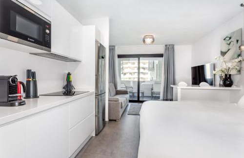 Puerto Banus Apartment | by RIVA - Outstanding, Contemporary Studio in Puerto Banus Gardens