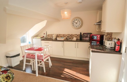 Scarborough Apartment | CARISBROOKE HOUSE, APARTMENT 6, with a garden in Scarborough