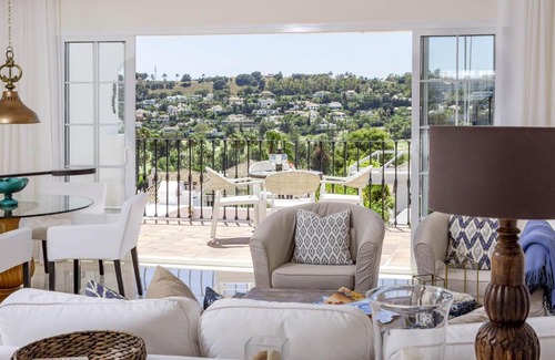 Marbella Apartment | Casa Aloha I by Roomservices