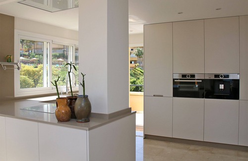 Elviria Apartment | Corner apartment with open terrace and breathtaking free sea view