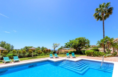 Elviria Apartment | Elviria Hills Penthouse – Idyllic Golf & Sea View Oasis in Marbella