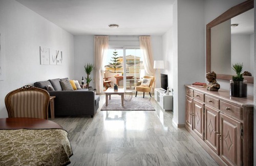 Marbella Apartment | First line golf apartment in Cabopino