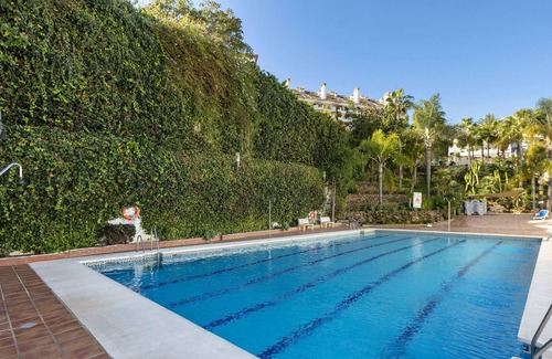 Nueva Andalucia Apartment | FIVE STAR 3 bedroom Apt in ideal location - RDR237
