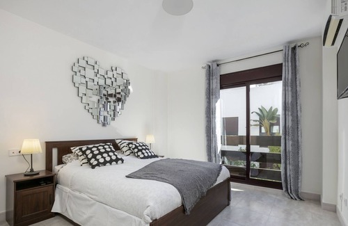 Nueva Andalucia Apartment | FIVE STAR 3 bedroom Apt in ideal location - RDR237