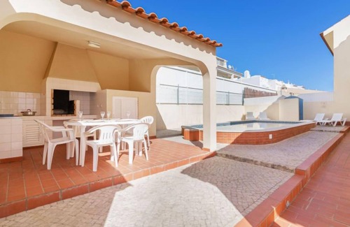 Castelo House | Flor de Maio by Interhome