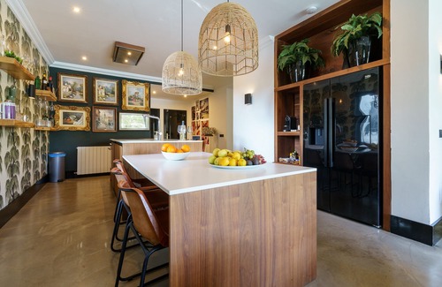 Urbanizacion Marbessa Villa | Golden Villa Luxury Pool Retreat & beach, Marbella, Spain
