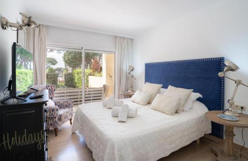 Nikki Beach Apartment | Hacienda Playa Elviria 300 m playa,jardin , 2 hab ,MARBELLA