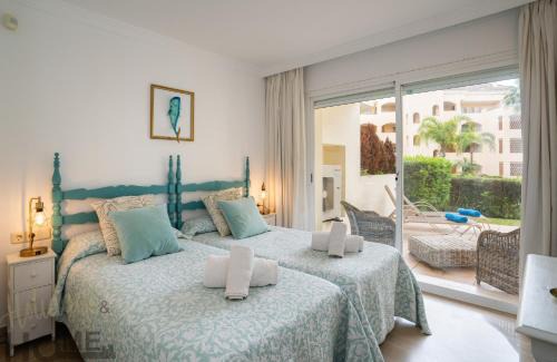 Nikki Beach Apartment | Hacienda Playa Elviria 300 m playa,jardin , 2 hab ,MARBELLA