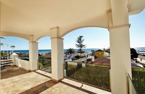 Urbanizacion Costabella Villa | Homerez - Elegant Villa in Marbella + Private Pool