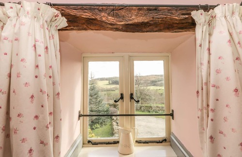 Staintondale Cottage | HONEY BEE COTTAGE, pet friendly, with open fire in Staintondale