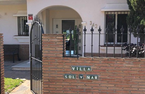 Urbanizacion el Rosario House | House ∙ 6 bedrooms ∙ 15 guests