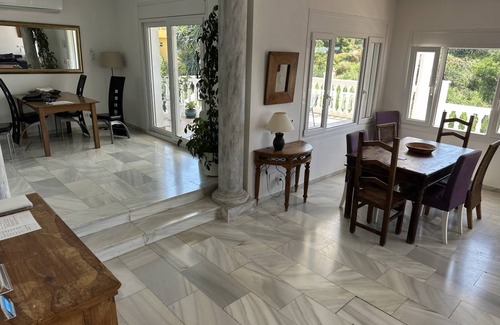 Urbanizacion el Rosario House | House ∙ 6 bedrooms ∙ 15 guests