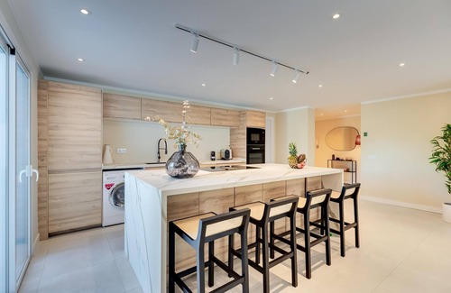 Nueva Andalucia Apartment | Las lolas : Top Located Apartment in Nueva Andalucia
