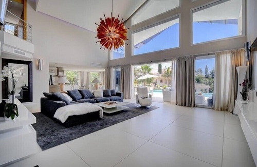 Nueva Andalucia Villa | Luxury Villa - Los Naranjos Golf Club