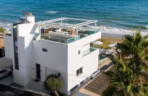 Urbanizacion Costabella Villa | “Malibu style” Beach villa in Marbella