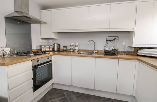 Scarborough Apartment | MANOR HEATH APARTMENT 4, pet friendly in Scarborough