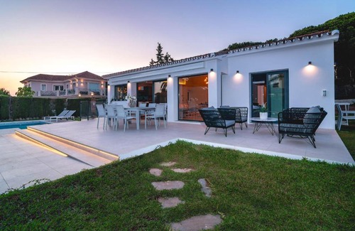 Urbanizacion Marbessa Villa | MAR-Luxury Villa Marbesa 400 meters to beach
