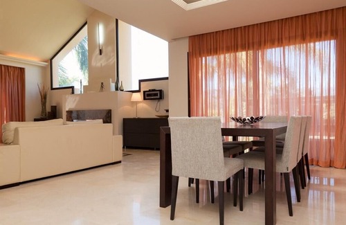 Urbanizacion el Rosario Villa | Modern family villa with private pool & garden, El Rosario, Marbella, close to facilities