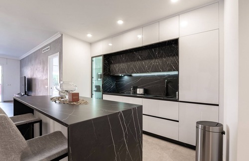Puerto Banus Apartment | Modern Ground Floor Holiday Apartment – Embrujo Playa, Puerto Banús