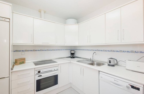 Marbella Apartment | Modern holiday apartment on the beachfront in Costabella, Marbella