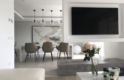 Golden Mile Apartment | Modern Penthouse in Puente Romano