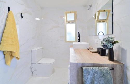 Nikki Beach Apartment | OleHolidays 422 Romana Playa junto a la playa