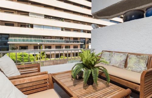 Golden Mile Apartment | Roy Boston Marbella by Florentia Homes