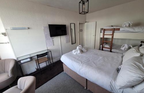 Scarborough Apartment | Sea View flat 4 fast WIFI & FREE parking