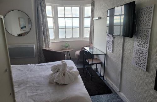 Scarborough Apartment | Sea View flat 4 fast WIFI & FREE parking