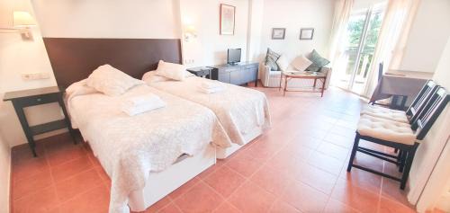 Marbella City Centre Apartment | Skol 329 – Spacious Beachfront Studio with Sea Views