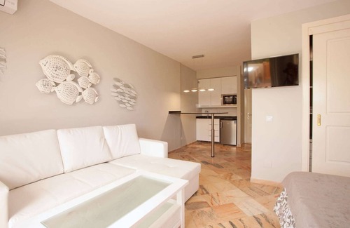 Nikki Beach Apartment | Studio in Marbella beachfront with pool
