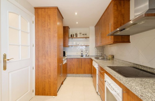 Elviria Apartment | Stylish 3 bedroom flat with sea views in Elviria Marbella
