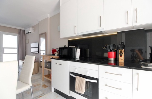 Urbanizacion Hacienda las Chapas House | Stylish townhouse - great resort facilities