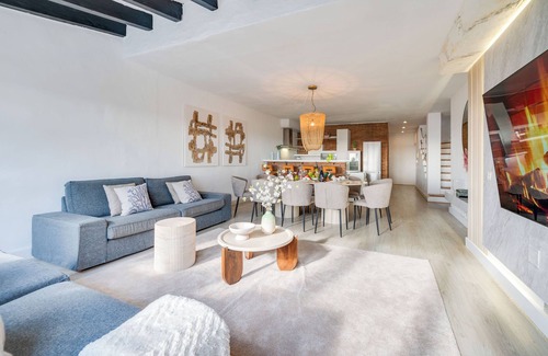Puerto Banus Apartment | STYLISH5-BEDROOM DUPLEX/PENTHOUSE IN THE HEART OF PUERTO BANUS