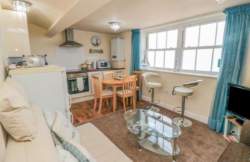 Scarborough Apartment | Thalassa