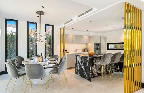 Golden Mile Villa | Villa Los Elementos - Four Bedroom Villa, Sleeps 10