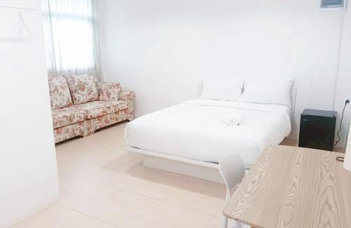 Ploenchit Apartment | X Mitr INN Sukhumvit 2 - BTS Nana มิตร อินน์ สุขุมวิทซอย 2 บีทีเอส นานา