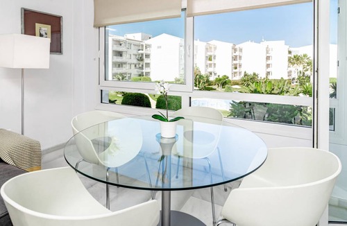 Puerto Banus Apartment | 100 m² Apartment ∙ 2 bedrooms ∙ 4 guests