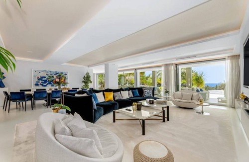 Marbella Villa | 1100 m² Villa ∙ 8 bedrooms ∙ 16 guests