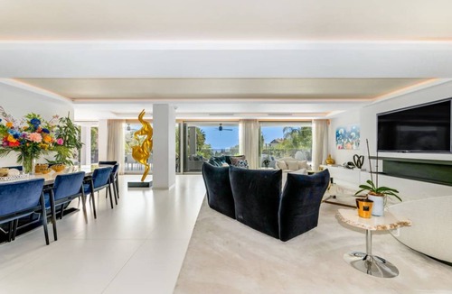Marbella Villa | 1100 m² Villa ∙ 8 bedrooms ∙ 16 guests