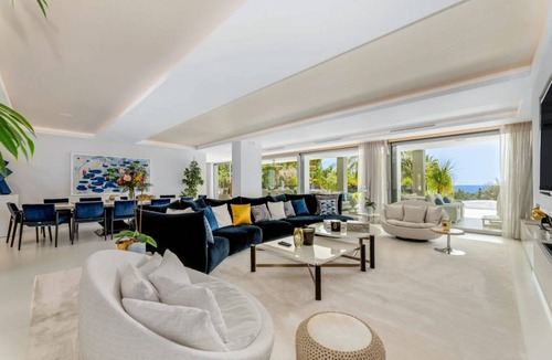 Marbella Villa | 1100 m² Villa ∙ 8 bedrooms ∙ 16 guests