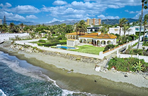 Urbanizacion Marbessa Villa | 1100 Stunning Marbesa Beachfront Villa with Garden Pool