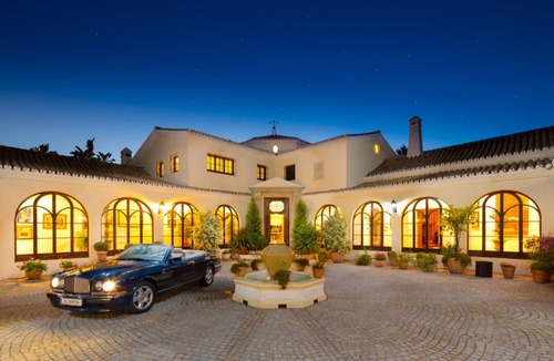Marbella Villa | 1330 m² Villa ∙ 9 bedrooms ∙ 15 guests