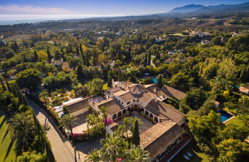 Marbella Villa | 1330 m² Villa ∙ 9 bedrooms ∙ 15 guests