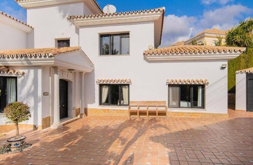 Urbanizacion el Rosario Villa | 200 m² Villa ∙ 5 bedrooms ∙ 11 guests