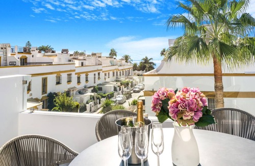 Golden Mile House | 210 m² House ∙ 5 bedrooms ∙ 9 guests