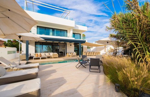 Urbanizacion Costabella Villa | 250 m² Villa ∙ 6 bedrooms ∙ 12 guests