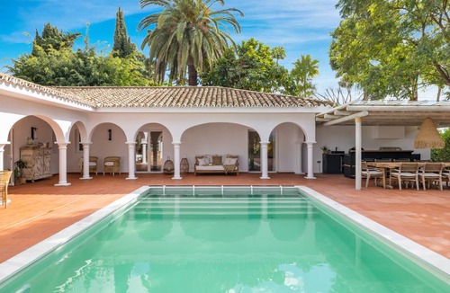 Urbanizacion Hacienda las Chapas Villa | 265 m² Villa ∙ 3 bedrooms ∙ 6 guests