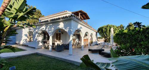 Urbanizacion Costabella Villa | 277 m² Villa ∙ 3 bedrooms ∙ 7 guests