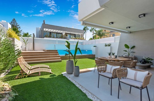 Puerto Banus House | 280 m² House ∙ 5 bedrooms ∙ 10 guests